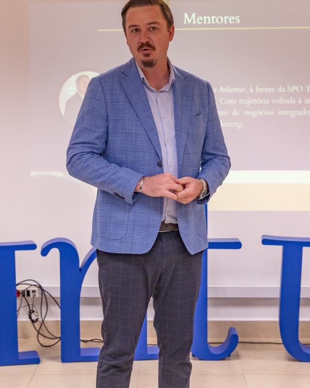 Júlio 